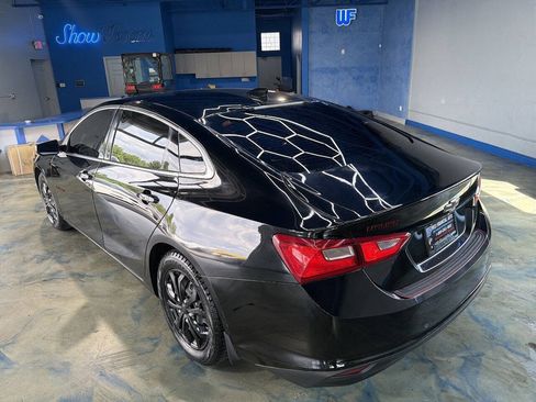 Used 2018 Chevrolet Malibu LT w/ Redline Edition FWD image 11
