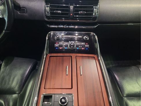 Used 2021 Lincoln Navigator L Reserve image 11