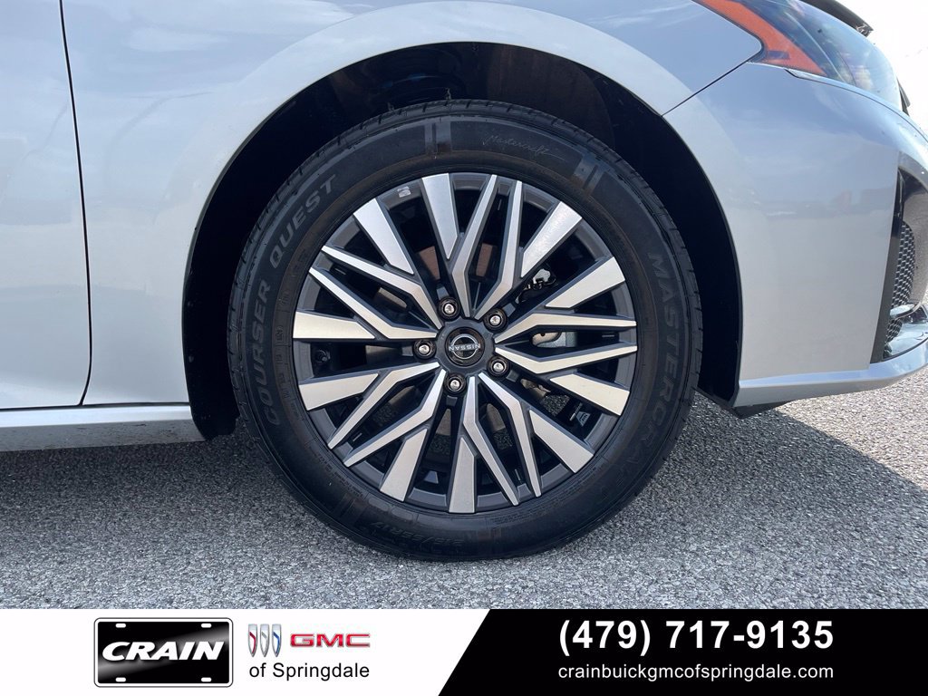 Used 2025 Nissan Altima 2.5 SV FWD image 30