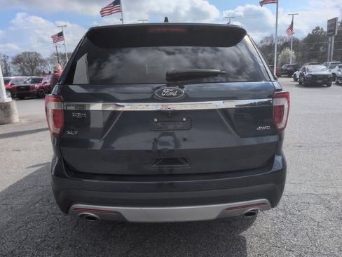 Used 2016 Ford Explorer XLT image 5