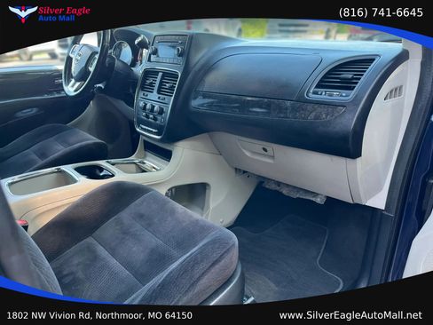 Used 2014 Dodge Grand Caravan SXT w/ Rear Park Assist Package FWD image 7