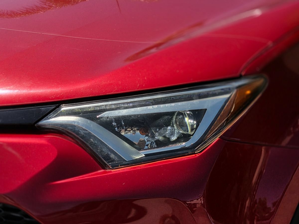 Used 2017 Toyota RAV4 SE FWD image 6