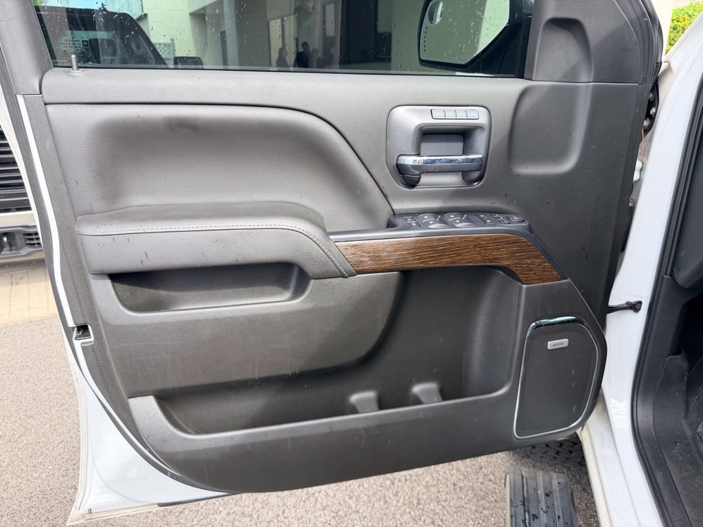 Used 2018 GMC Sierra 1500 Denali w/ Denali Ultimate Package AWD/4WD image 11