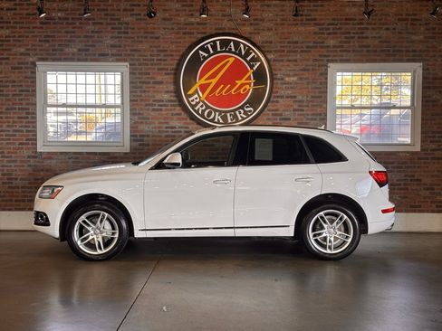 Used 2015 Audi Q5 2.0T Premium Plus w/ Technology Package image 9