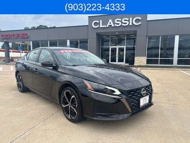 Used 2024 Nissan Altima 2.5 SR FWD image 1