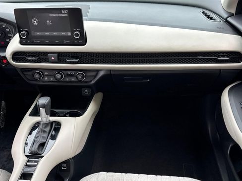 Used 2023 Honda HR-V LX image 29