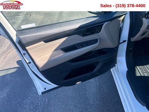 Used 2018 Honda Odyssey Elite image 11