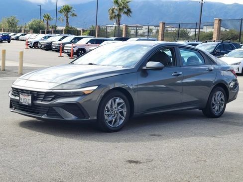 Certified 2024 Hyundai Elantra SEL FWD image 2