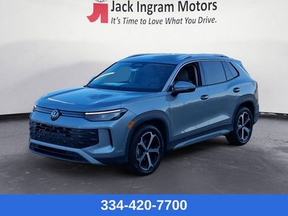 New 2025 Volkswagen Tiguan SE