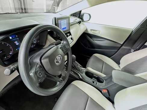 Used 2025 Toyota Corolla LE FWD image 8