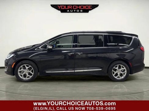 Used 2017 Chrysler Pacifica Limited w/ UConnect Theater Package FWD image 2