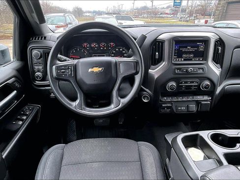 Used 2025 Chevrolet Silverado 2500 Custom w/ Custom Value Package AWD/4WD image 4