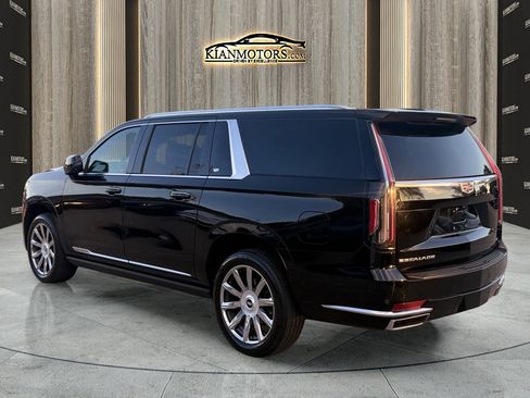 Used 2022 Cadillac Escalade ESV Premium Luxury Platinum w/ Heavy-Duty Trailer Package image 4