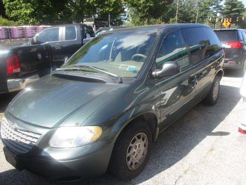 Used 2001 Chrysler Voyager image 2