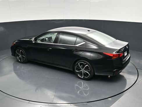 Used 2024 Nissan Altima 2.5 SR FWD image 49