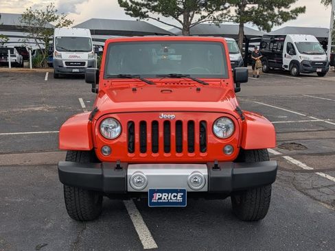 Used 2015 Jeep Wrangler Unlimited Sahara w/ Connectivity Group AWD/4WD image 2