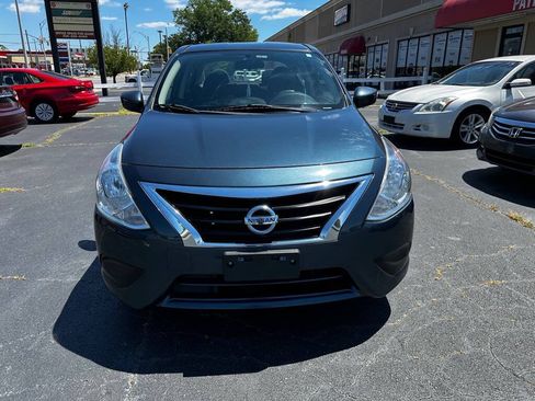 Used 2015 Nissan Versa SV FWD image 2