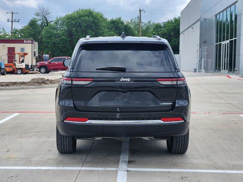 Used 2025 Jeep Grand Cherokee Laredo X RWD image 8
