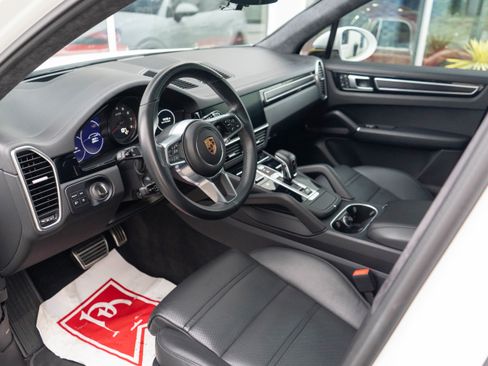 Used 2022 Porsche Cayenne GTS image 8