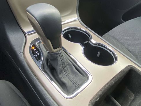 Used 2016 Jeep Grand Cherokee Laredo image 27