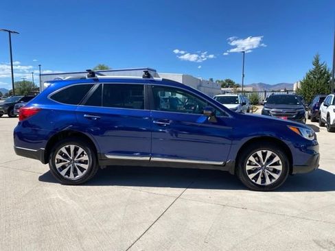 Used 2017 Subaru Outback 3.6R Touring AWD/4WD image 6