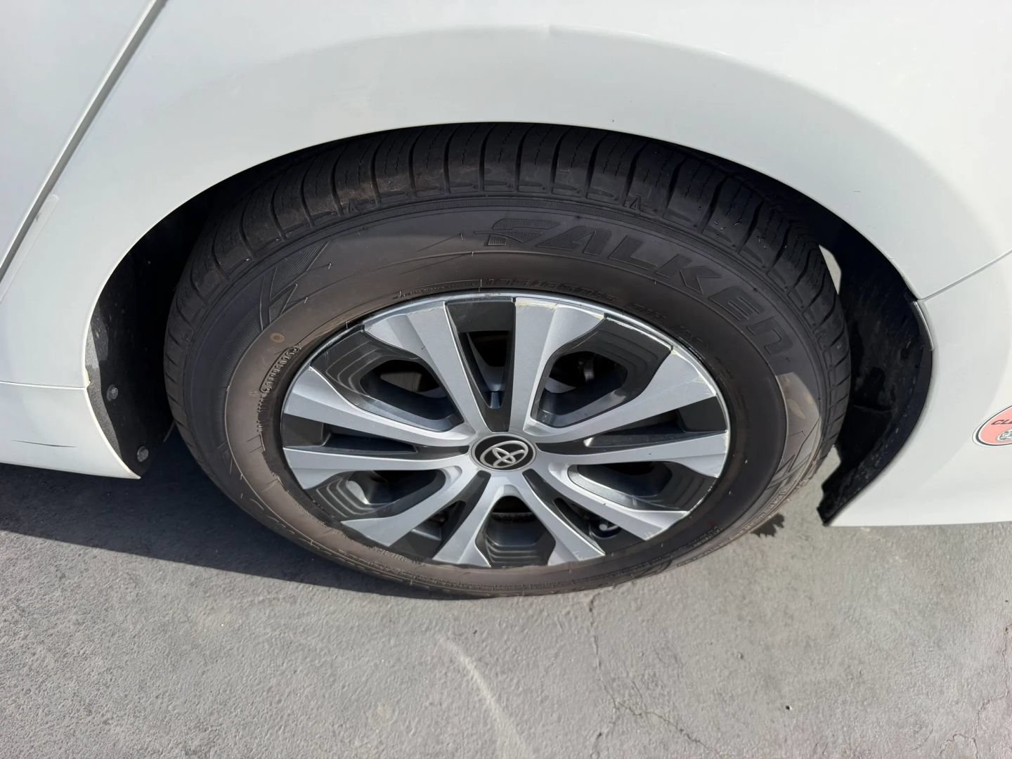 Used 2020 Toyota Prius Prime XLE FWD image 33