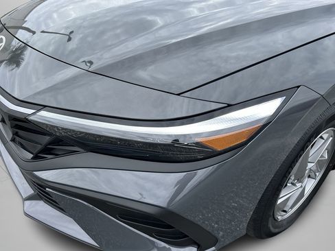 New 2026 Hyundai Elantra SEL Sport Premium FWD image 33