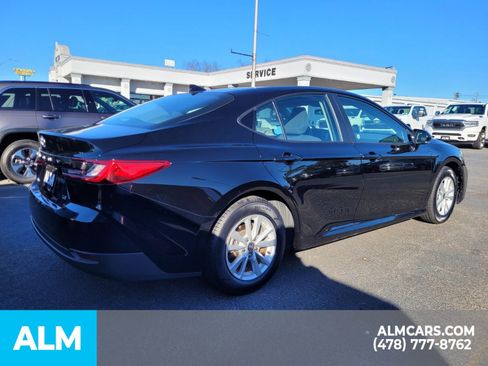 Used 2025 Toyota Camry LE image 11