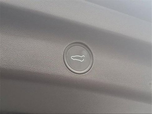 Used 2021 Tesla Model Y Long Range image 27