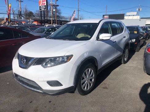 Used 2015 Nissan Rogue S image 1