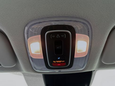 Used 2025 Hyundai Elantra SEL image 18