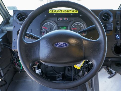 Used 2019 Ford E-450 and Econoline 450 Super Duty image 19