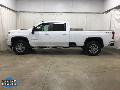 Used 2024 Chevrolet Silverado 2500 LT w/ Convenience Package image 7