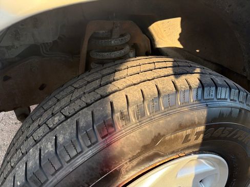 Used 2000 Ford E-350 and Econoline 350 XLT RWD image 25