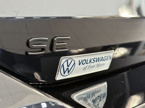 Used 2025 Volkswagen Tiguan SE R-Line FWD image 34