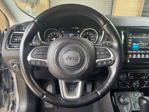 Used 2021 Jeep Compass Limited AWD/4WD image 14