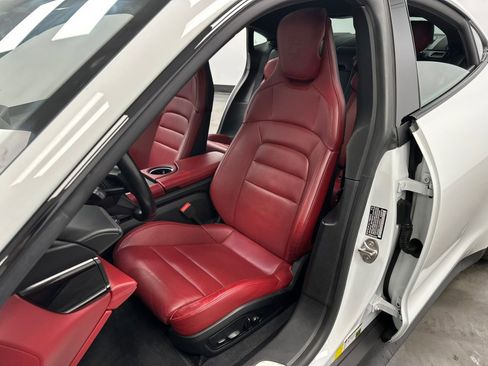 Used 2020 Porsche Taycan 4S image 35