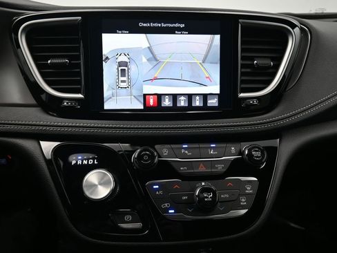 New 2026 Chrysler Pacifica Select image 22