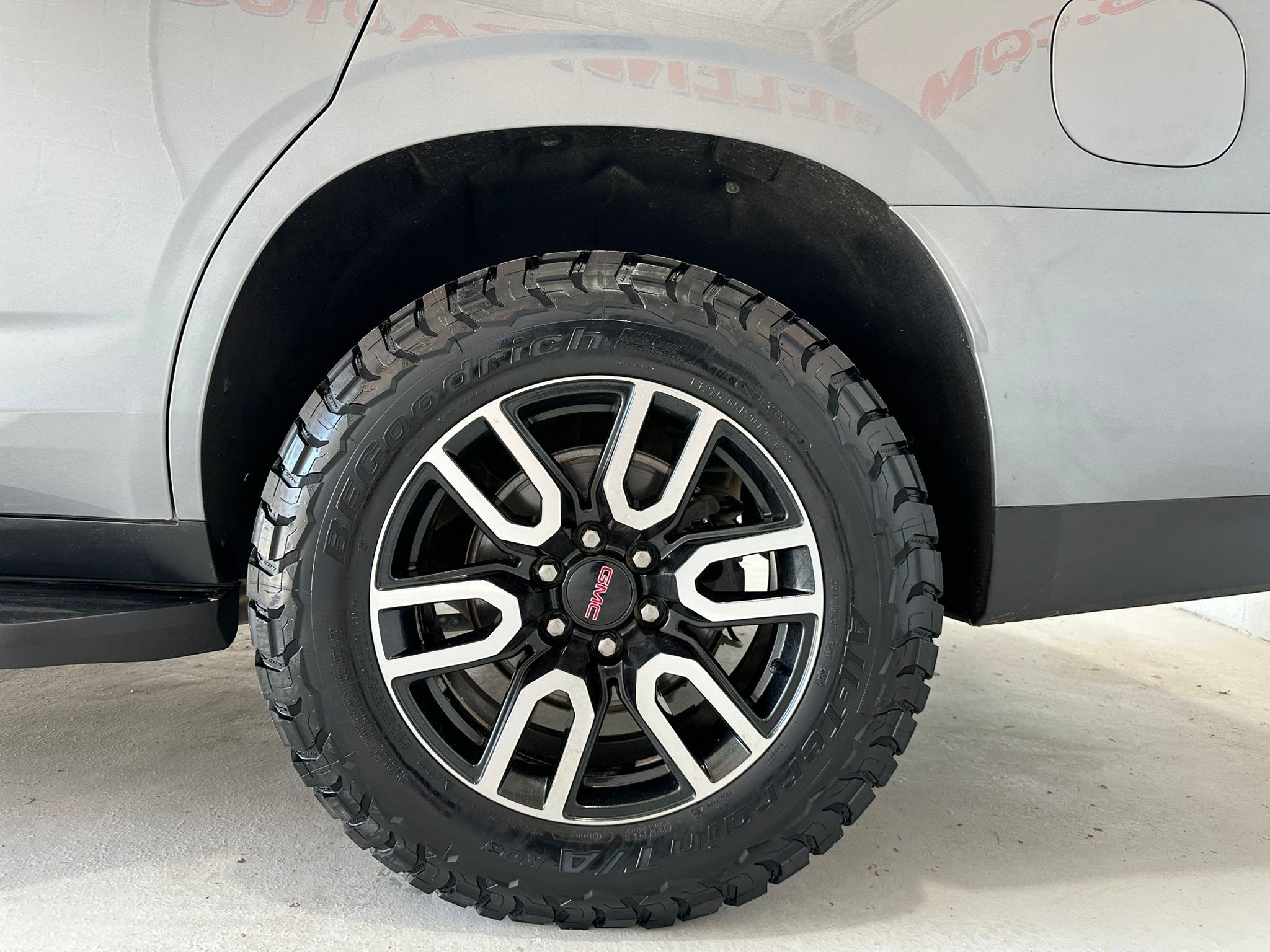 Used 2022 GMC Yukon AT4 AWD/4WD image 11