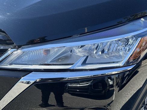 Used 2024 Nissan Kicks SV image 10