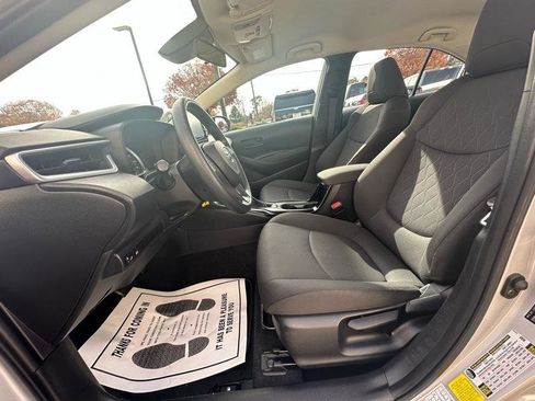 Used 2022 Toyota Corolla LE image 23