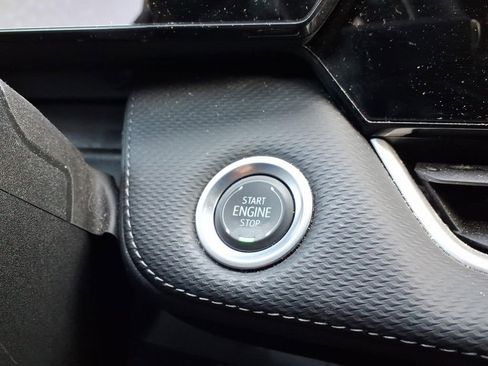 Used 2025 Chevrolet Equinox LT FWD image 23