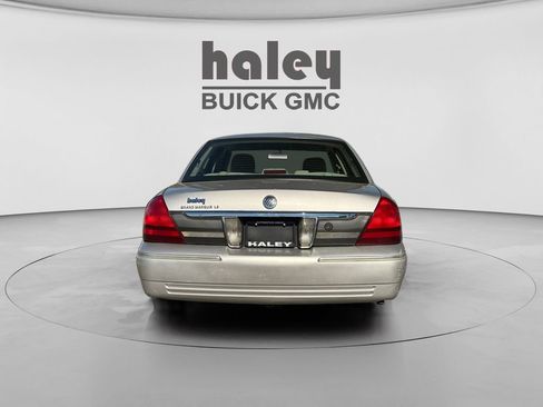 Used 2010 Mercury Grand Marquis LS RWD image 4