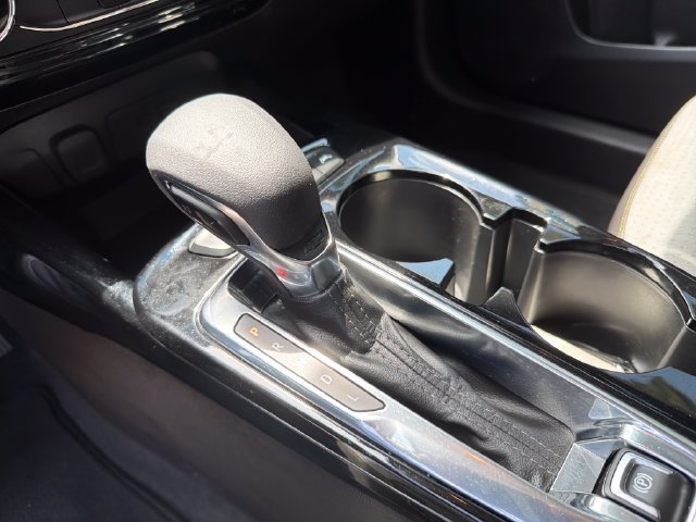 Used 2025 Chevrolet Trax LT FWD image 34