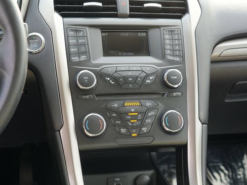 Used 2017 Ford Fusion S FWD image 22
