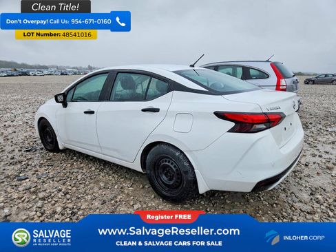 Used 2020 Nissan Versa S image 3