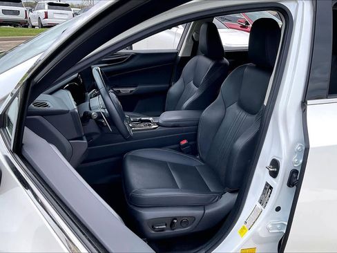 Used 2024 Lexus NX 250 w/ Towing Package (2000 Lbs) image 7