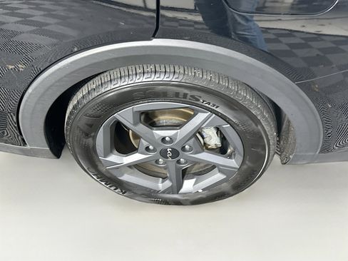 Used 2025 Kia K4 LXS image 11