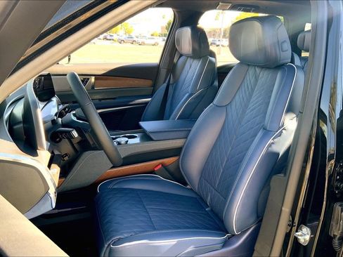 New 2026 Cadillac Vistiq Premium Luxury image 12