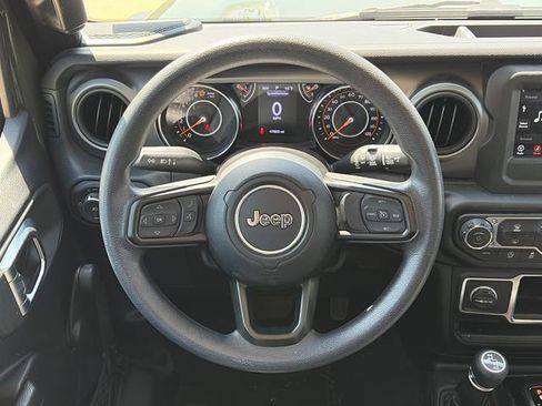 Used 2022 Jeep Wrangler Unlimited Sport AWD/4WD image 12